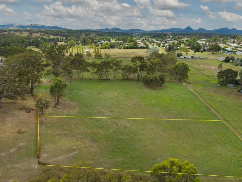 VACANT LAND IN BEAUTIFUL RYLSTONE