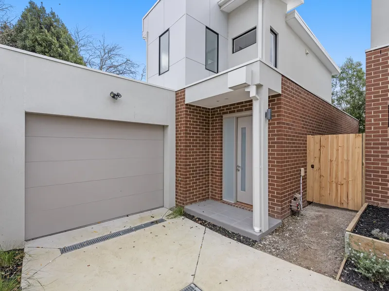 Brand new, Stunning home