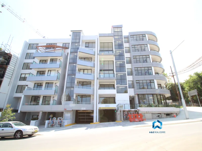 MODERN AND SPACIOUS!