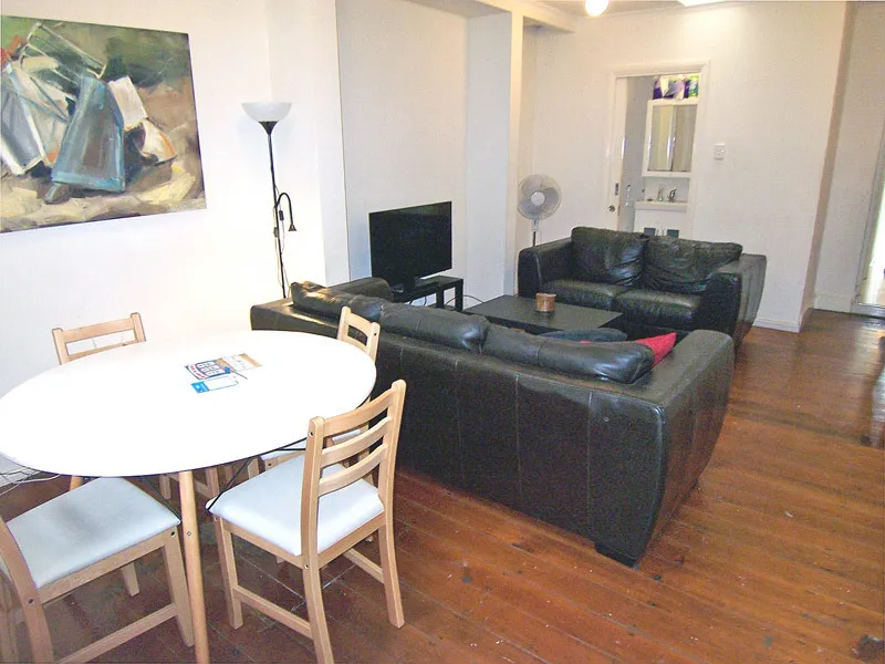 Inner City 4 Bedrooms Semi House near Sydney Uni & RPAH!