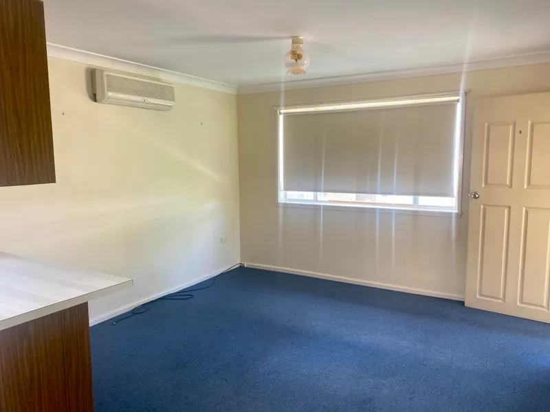 Tidy, well maintained unit in quiet street.