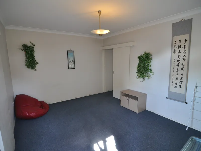 CONVENIENTLY LOCATED FURNISHED 2 BEDROOM FLAT