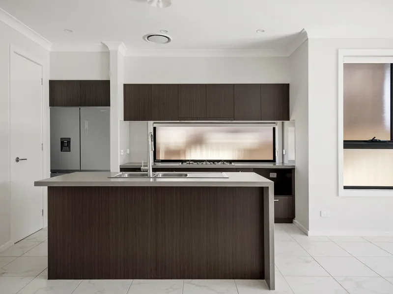 Brand New Duplex In Convenient Locale