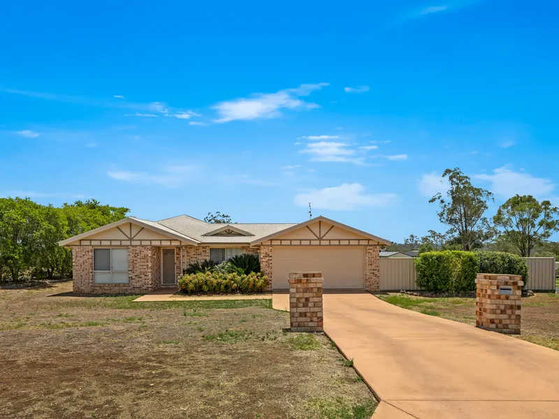 Fantastic Family Residence With 3 Living Areas, Pool And Shed