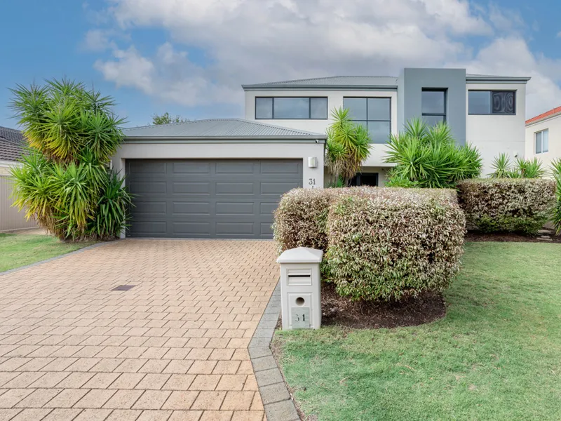 SENSATIONAL FAMILY HOME