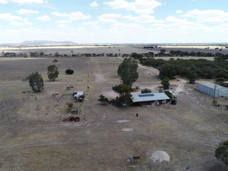 217 acres with Spectacular View of Mt Arapiles