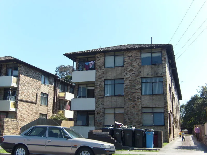 2 BEDROOM GROUND FLOOR UNIT FOR LEASE