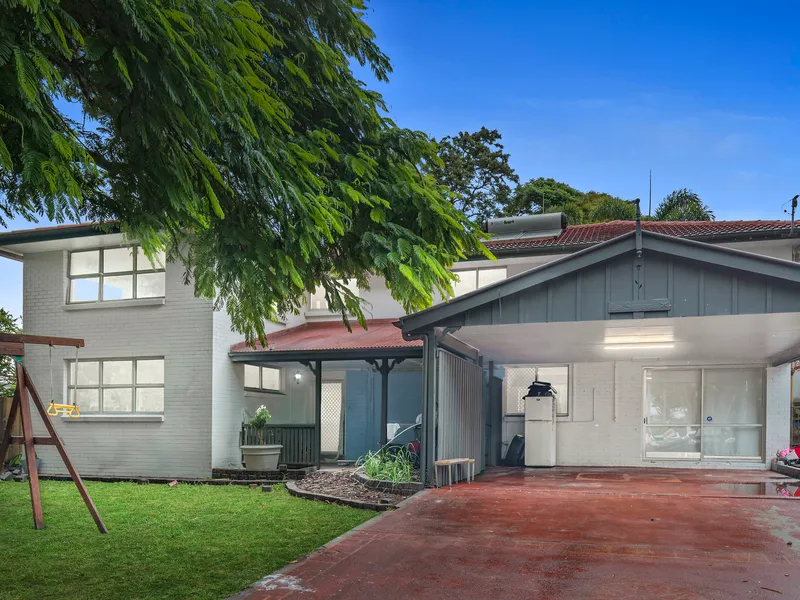 Large 7 Bedroom House Available now