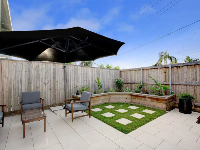 Fantastic 2 Bedroom Townhouse in Great Location!!