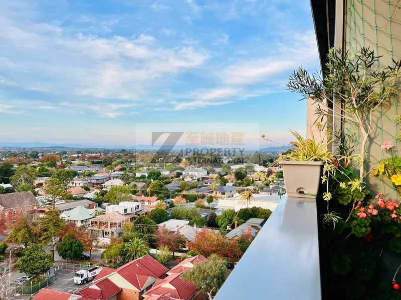 FULLY FURNISHED 2 BEDROOM 2 BATHROOM in Box Hill Heart