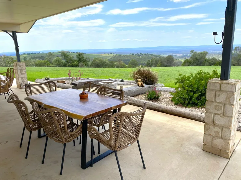 Premium Acreage Home, Booie Range Views