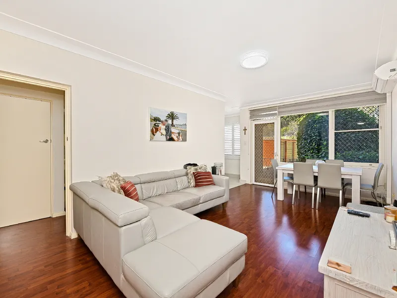 Light Filled & Modern Two Bedroom Apartment