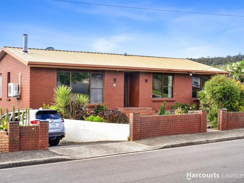 Family Home in Terrific Trevallyn!