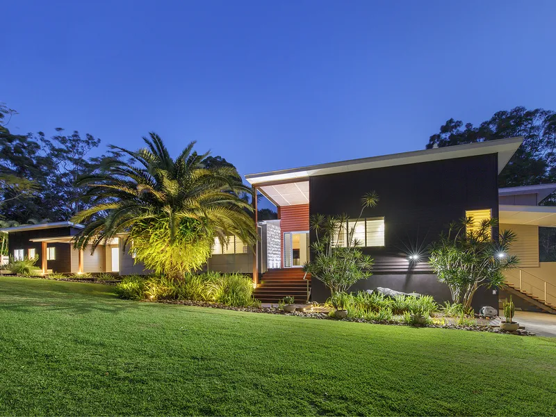 Modern, Opulent Living Minutes to Noosa.