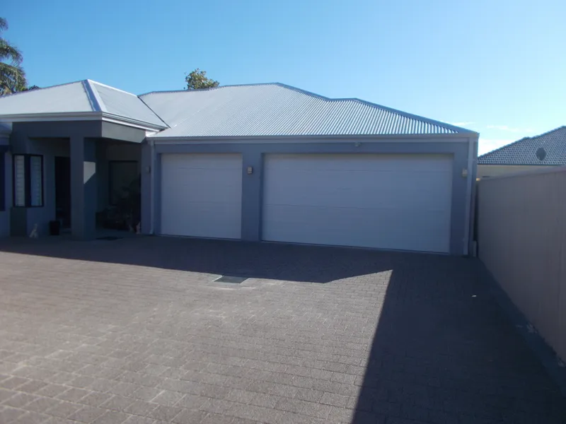 DELIGHTFUL MODERN VILLA