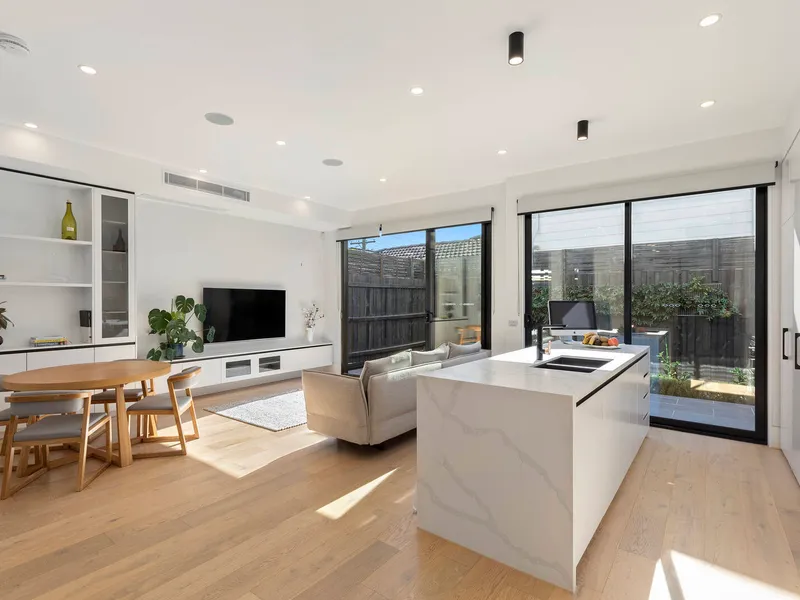 North Sun & Style in a Charmed Location!