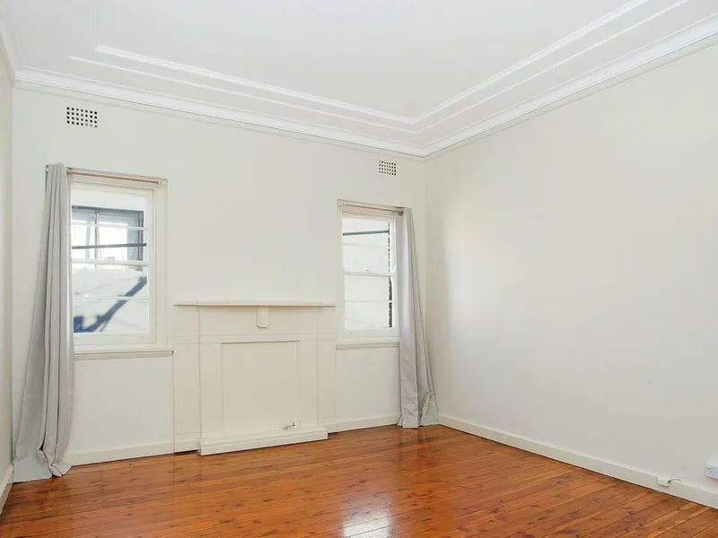 Update Two Bedroom Art Deco Apartment