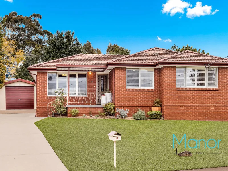 Sun-Filled Family Living in Central Location