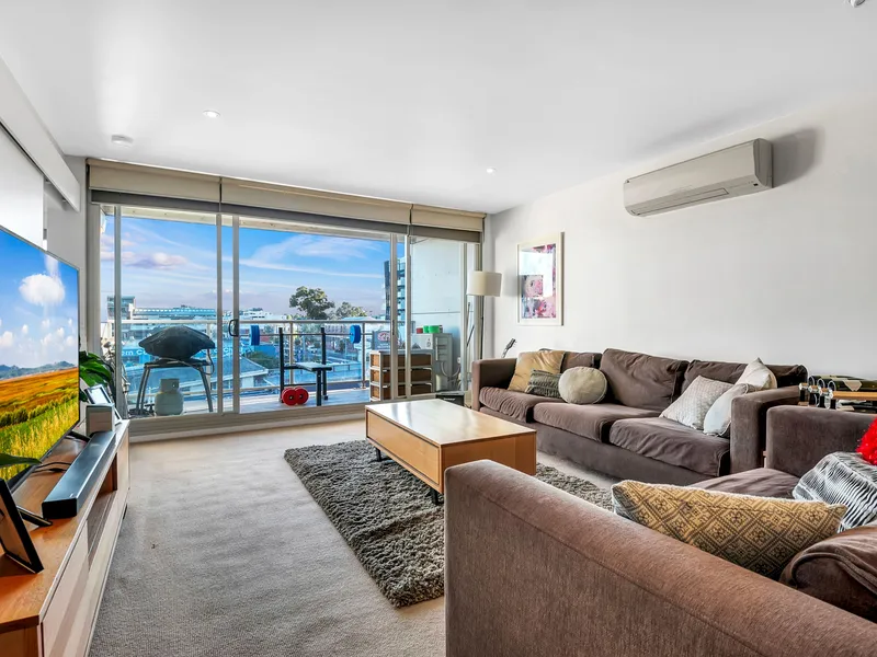 Furnished apartment, close to all amenities.