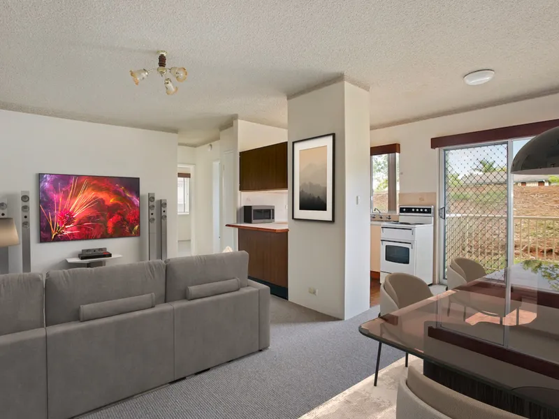 IDEAL INVESTMENT OR FIRST HOME!!