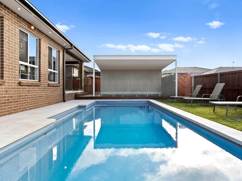 Luxury Family Home with Swimming Pool