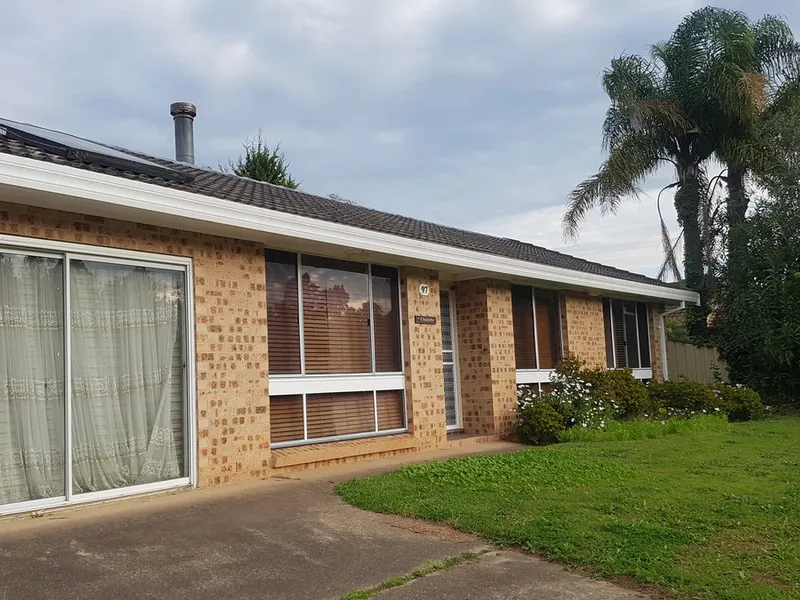 Immaculate Property with Walking Distance Proximity to Glenfield Train Station