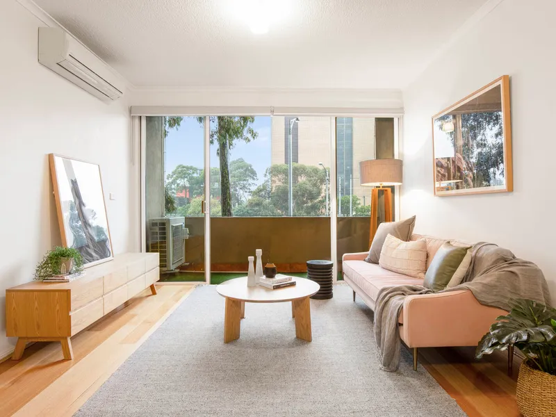 Light Filled Retreat in Fabulous Location