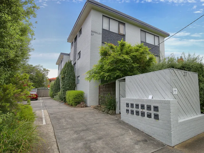 Updated Large One Bedroom in Malvern