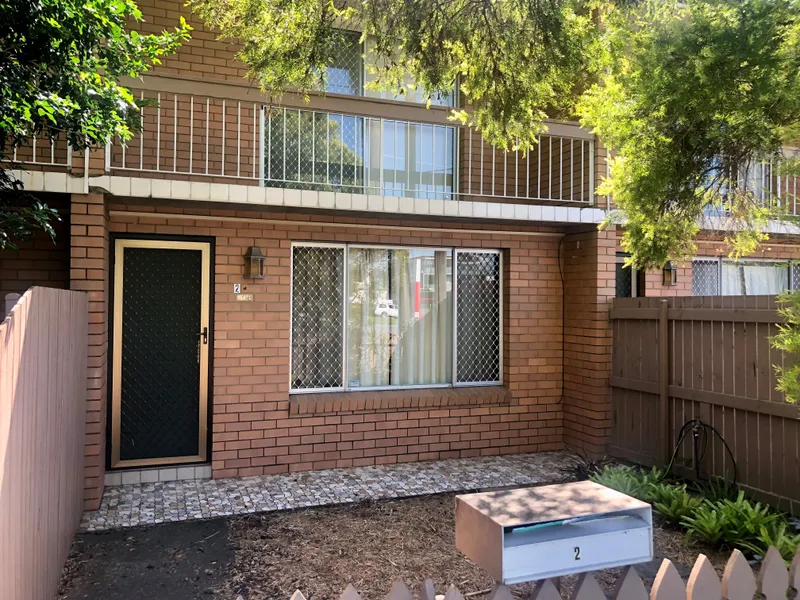 2 Bedroom townhouse in convenient location