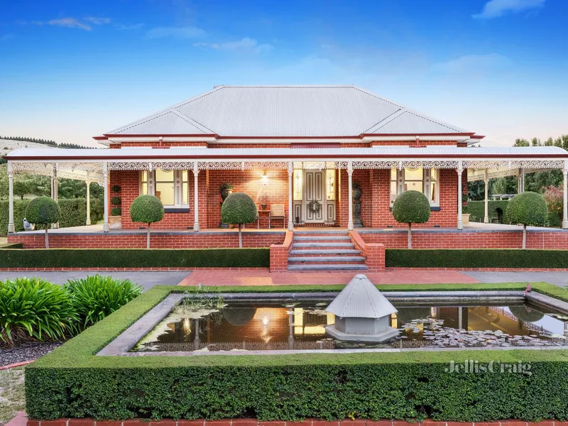 A Classic Country Homestead with the Lot!