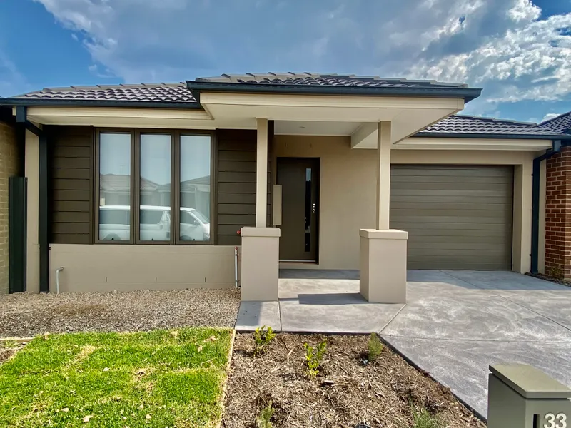 $ 530 P/Week - BRAND NEW HOME + 4BED + 2BATH + LIVING + ALFRESCO + SINGLE GARAGE