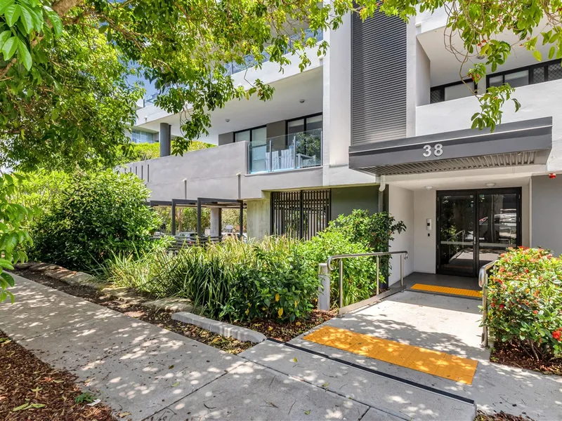 Top floor in a Parkside Complex