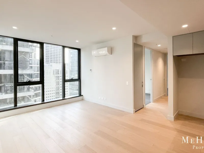 Brand New 2b2b Apartment in CBD Paragon Building Sky Garden and Private Library