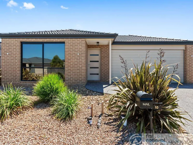 Modern 4 bedroom family home!