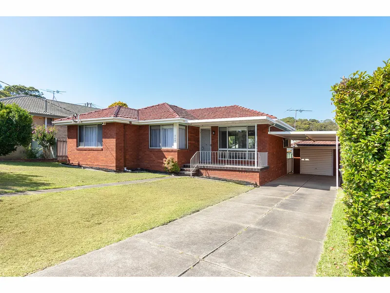 AIR-CONDITIONED FAMILY HOME IN CENTRAL LOCATION