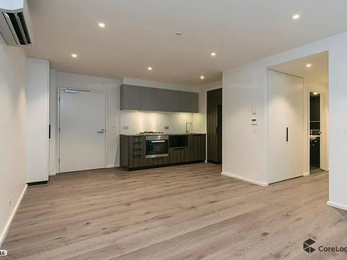 One Bedroom Apartment In Prestigious Docklands