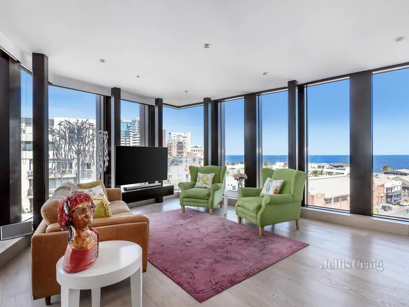 Sub Penthouse with Expansive Bay and City Vistas