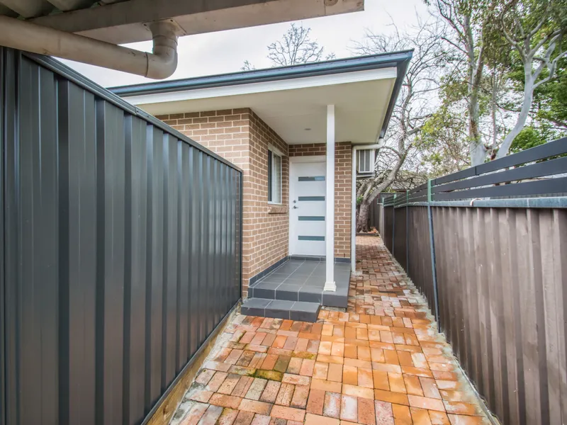 Modern 2 Bedroom granny flat with air conditioning!