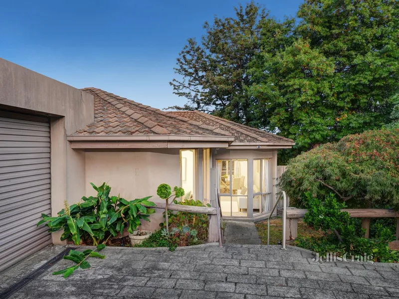 Villa unit with private leafy garden