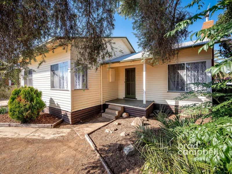 LARGE BLOCK, COURT LOCATION, IDEAL FIRST HOME