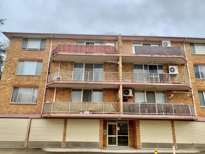 MERITON UNIT WITH HANDY LOCATION 