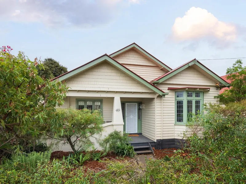 Elegant family living with Parklands
