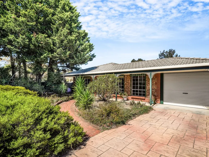 NEAT AND TIDY HOME LOCATED JUST MINUTES FROM THE BEACH!