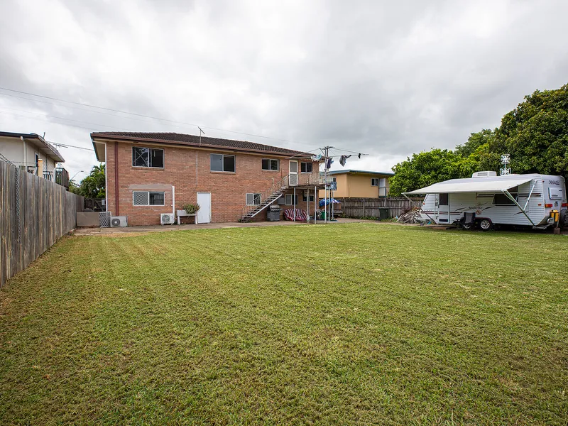 MASSIVE HOME – SPACE FOR EVERYONE!