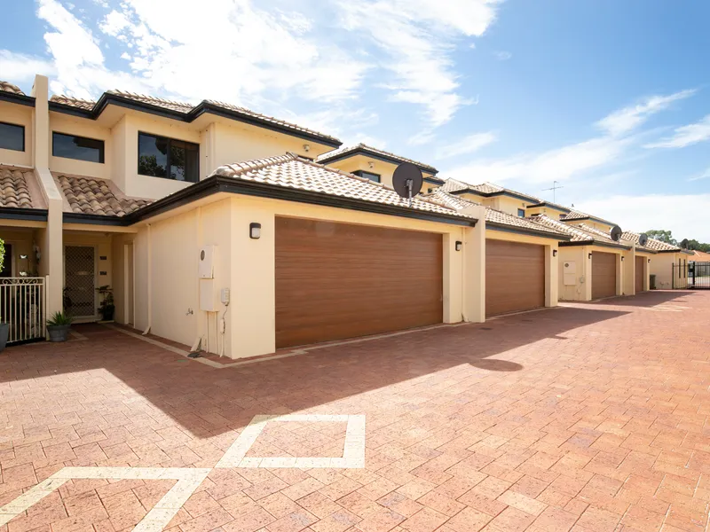 Beautiful, Stylish, Spacious and Conveniently Located