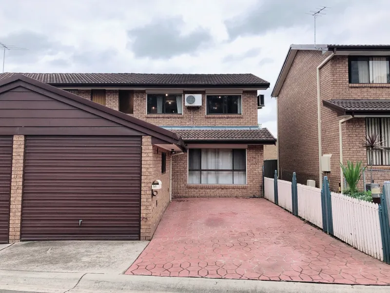 Large 3 Bed Townhouse Home