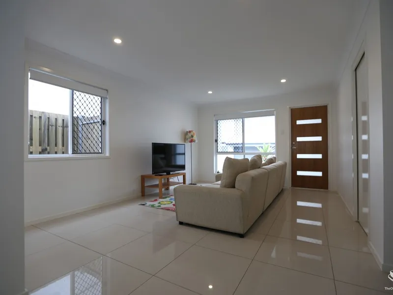 FULLY FURNISHED TOWNHOUSE AVAILABLE