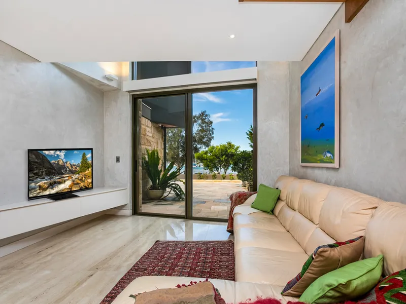 As New 1 Bedroom with Pittwater Views