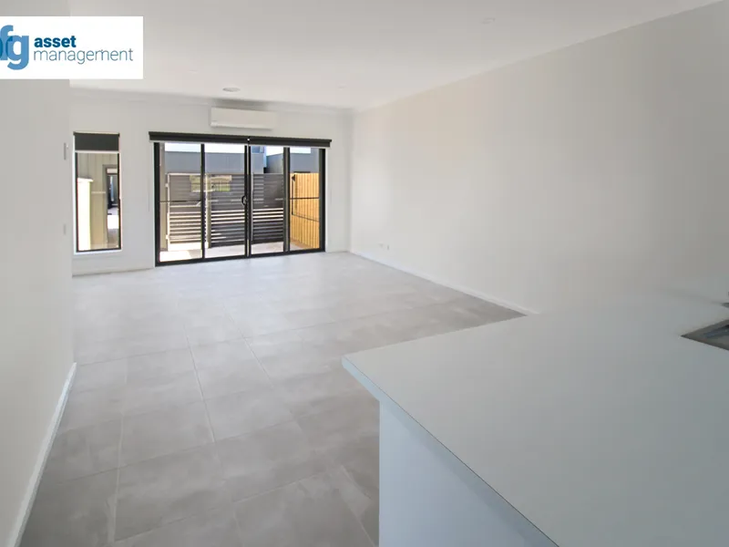 Low maintenance, three bedroom townhouse in a great location!