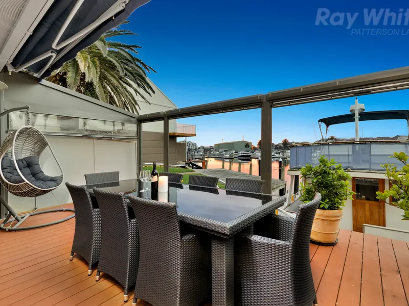 Marina Living with Inspiring Views